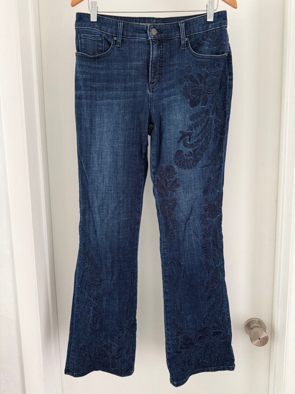 Dark Blue Embroidered So Slimming Flare Jeans US 6 / Chico’s 0.5